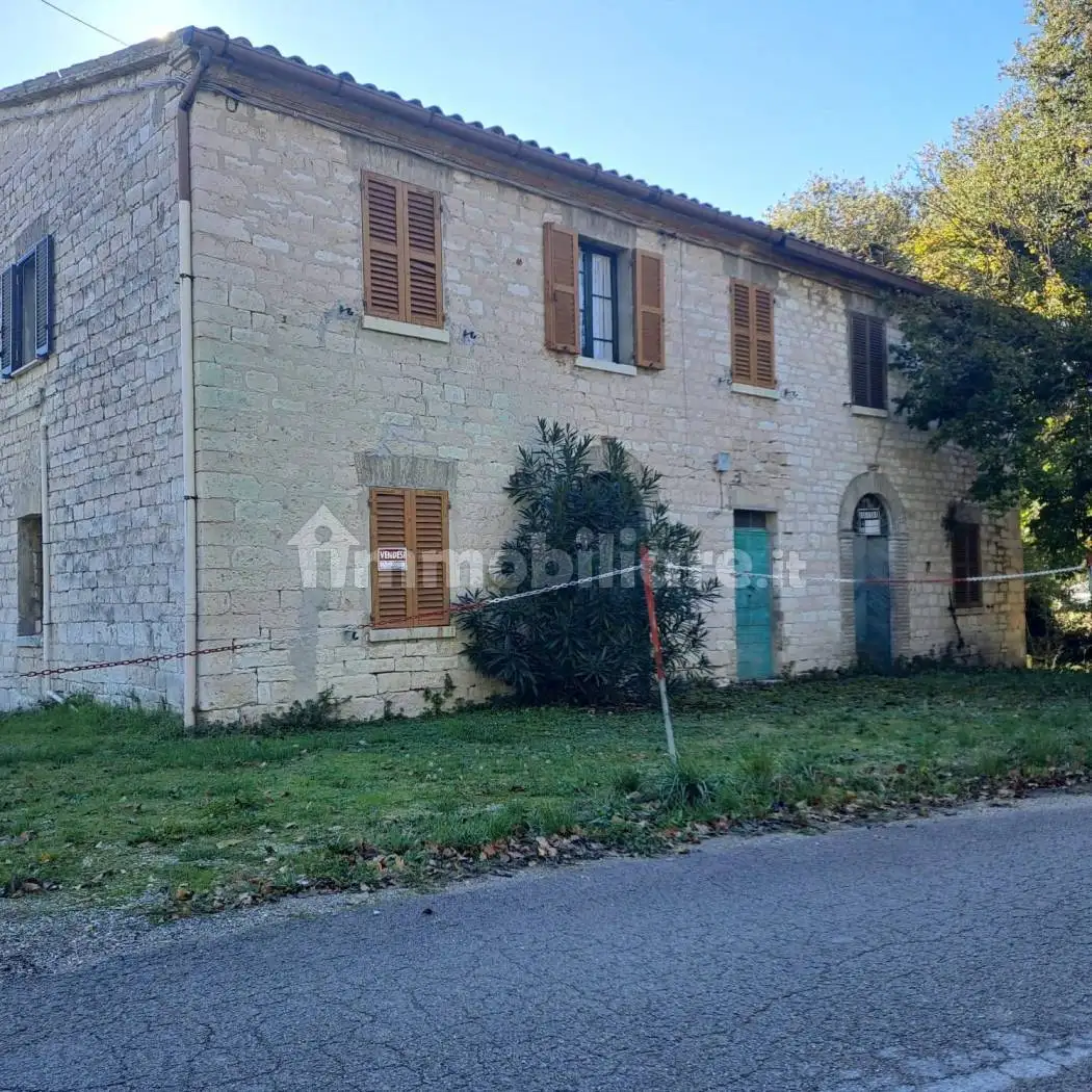 Rustico - Casale in vendita a Pergola