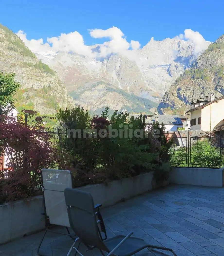 Appartamento in vendita a Courmayeur