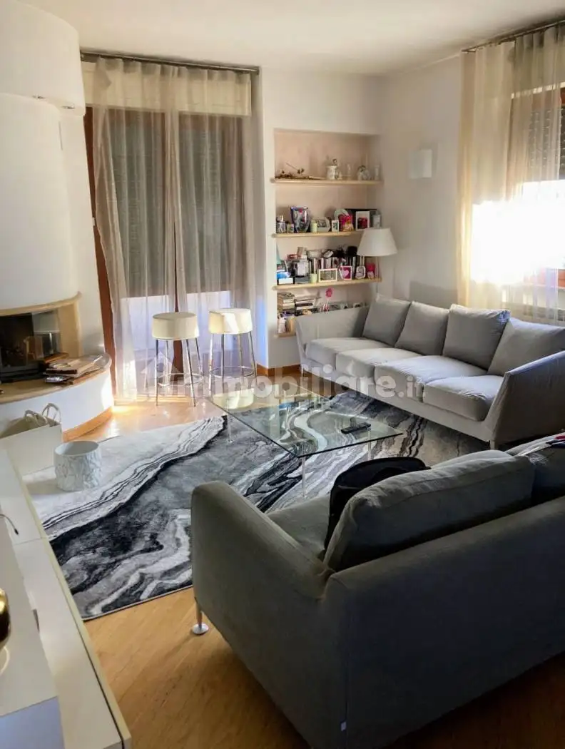 Palazzo - Edificio in vendita a Legnano