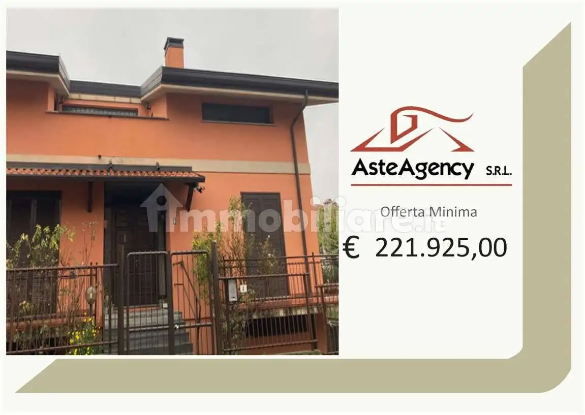 Villetta a schiera in asta a Valmadrera