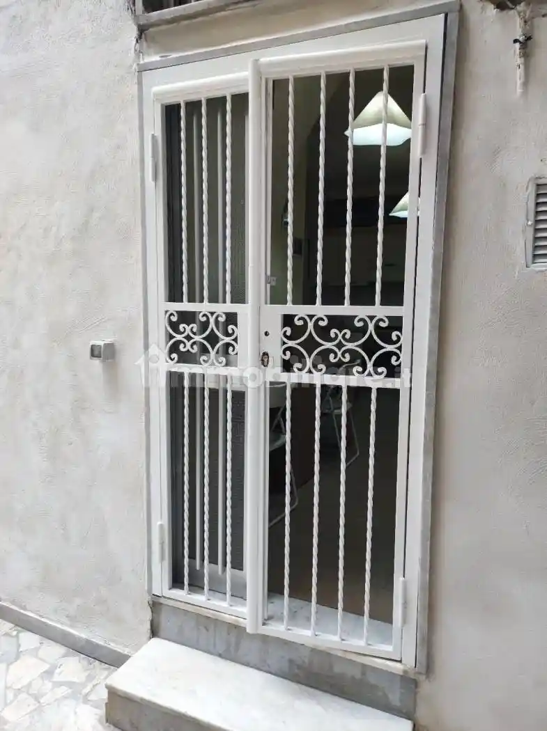 Monolocale via Santi Giovanni e Paolo, San Carlo All'Arena, Napoli - foto 2