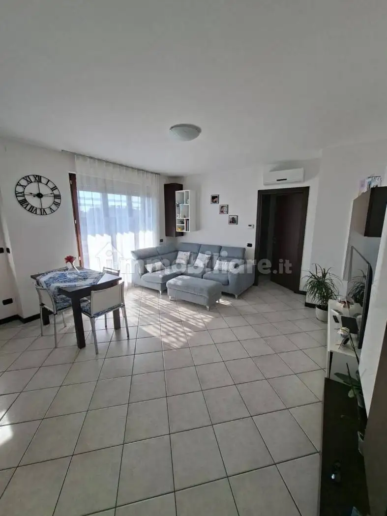 Appartamento in affitto a Saronno