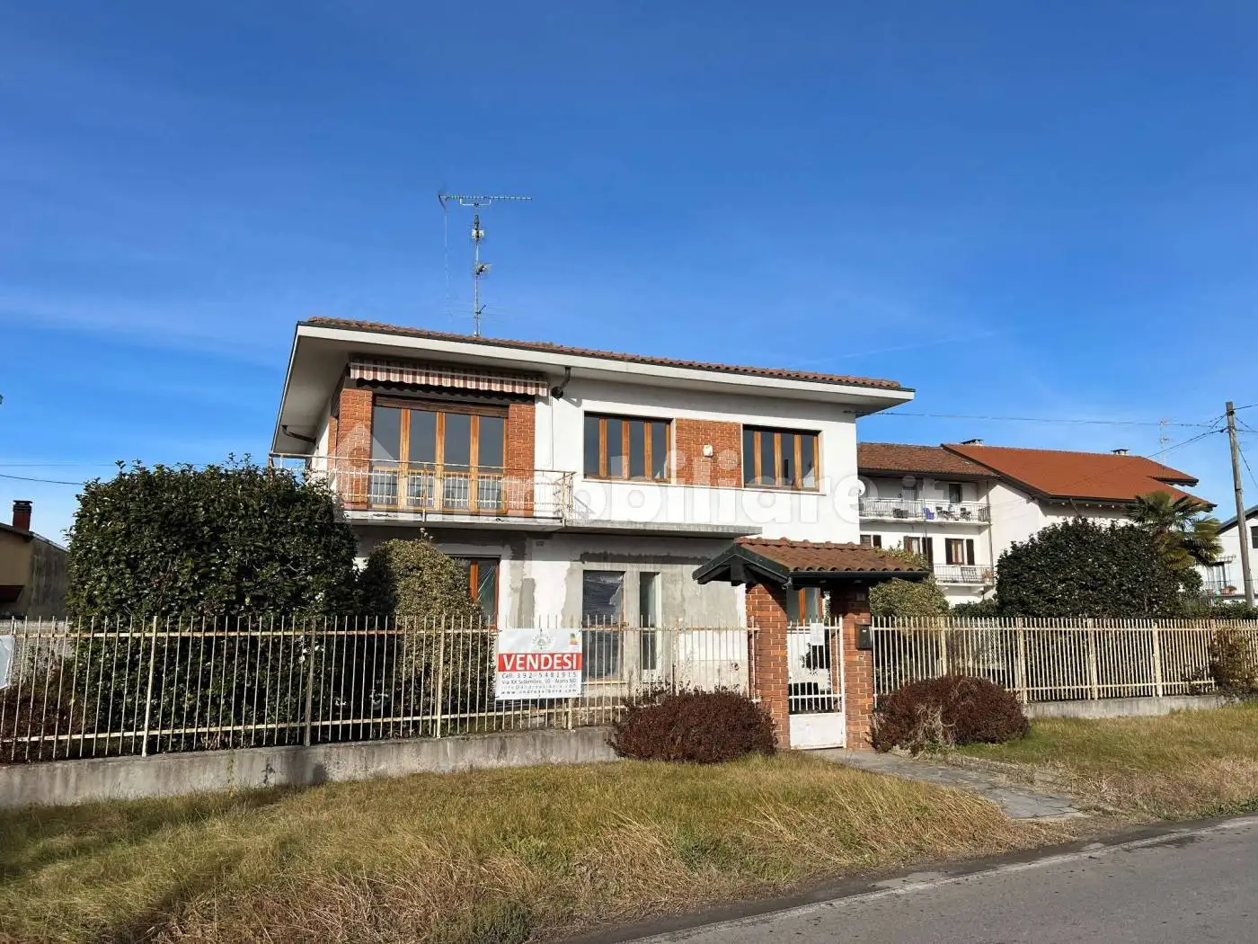 Villa in vendita a Suno