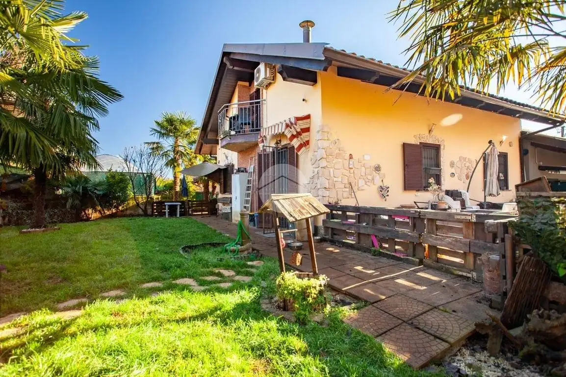 Villa in vendita a La Cassa