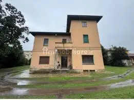 Villa in asta a Galliate