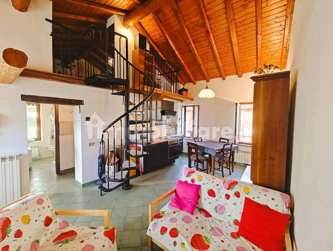 Quadrilocale via Gilberto Lanfranconi 14, Ramponio Verna, Alta Valle Intelvi - foto 2