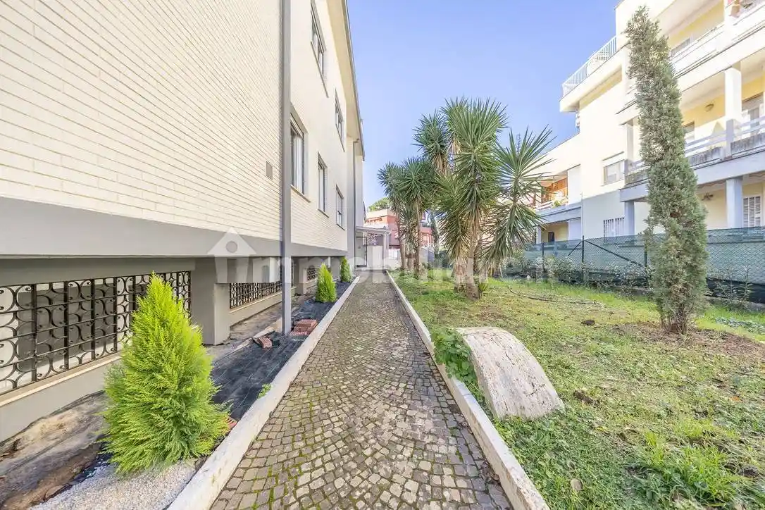 Trilocale via del Palazzo dei Papazzurri 70, Torre Gaia, Roma - foto 4