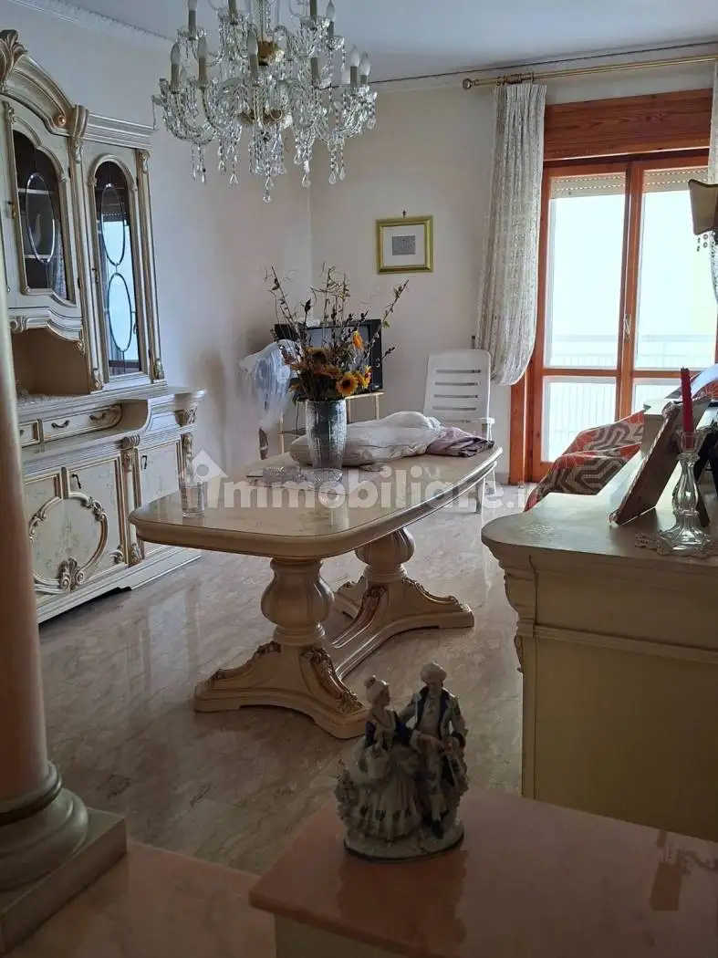 Appartamento in vendita a Napoli