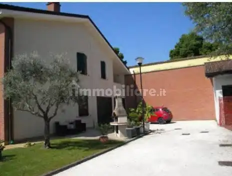 Villetta a schiera in asta a Reggiolo