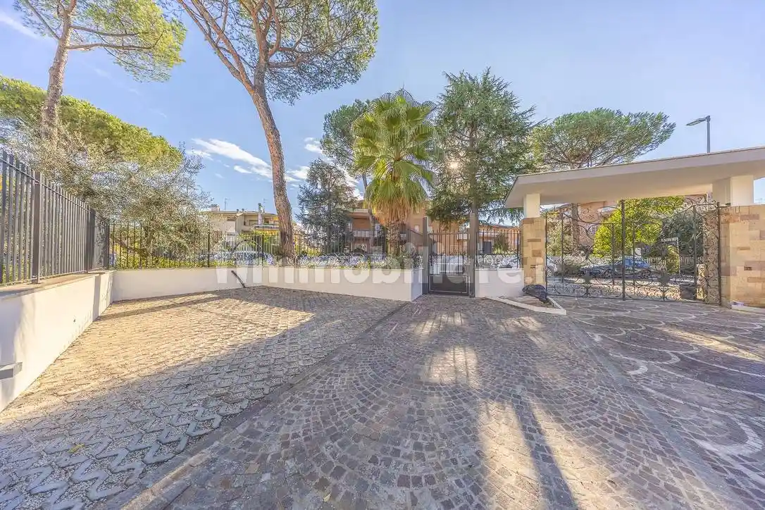 Appartamento via del Palazzo dei Papazzurri 70, Torre Gaia, Roma - foto 4