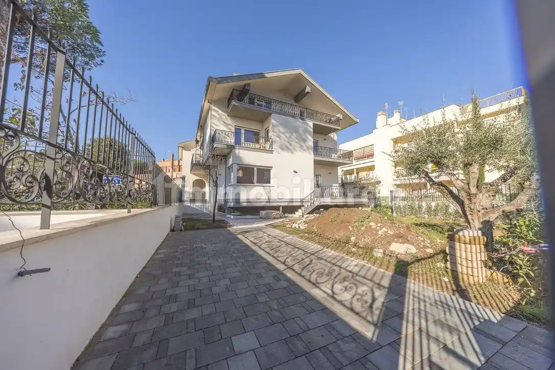 Appartamento via del Palazzo dei Papazzurri 70, Torre Gaia, Roma - foto 3