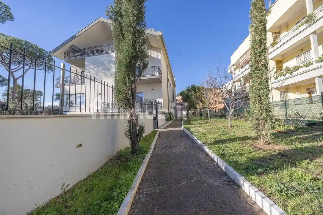 Appartamento via del Palazzo dei Papazzurri 70, Torre Gaia, Roma - foto 4