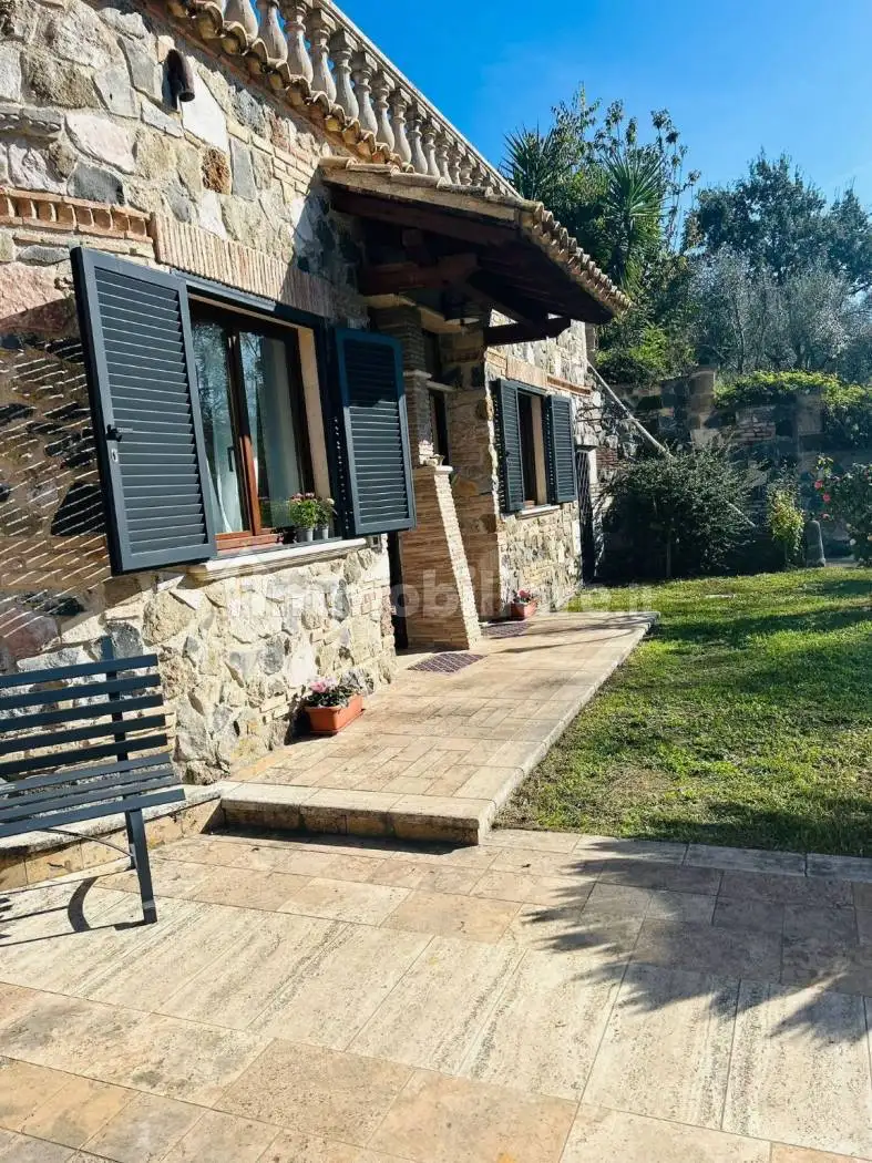 Appartamento in affitto a Sacrofano