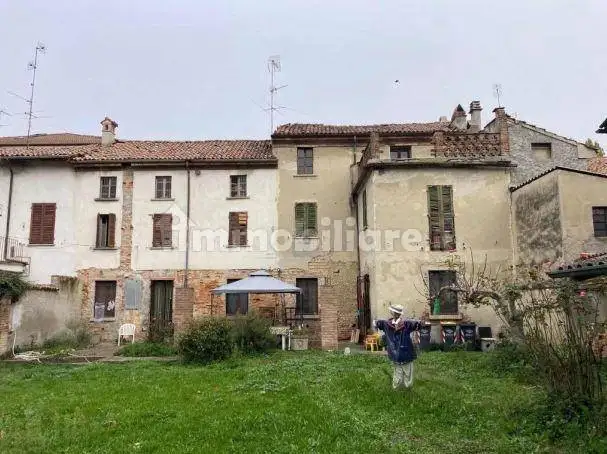 Casa indipendente in asta a Sale