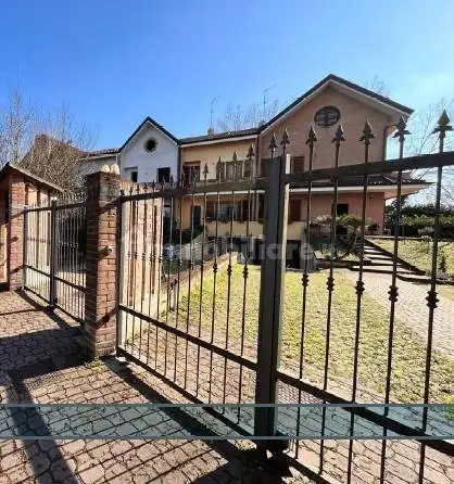 Villa in asta a Assago