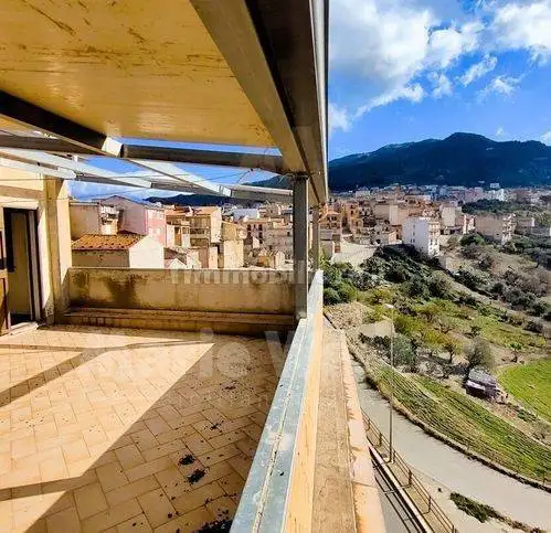 Villa in vendita a Montemaggiore Belsito