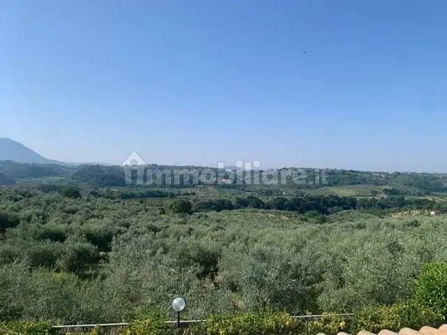 Villa in vendita a Fara in Sabina