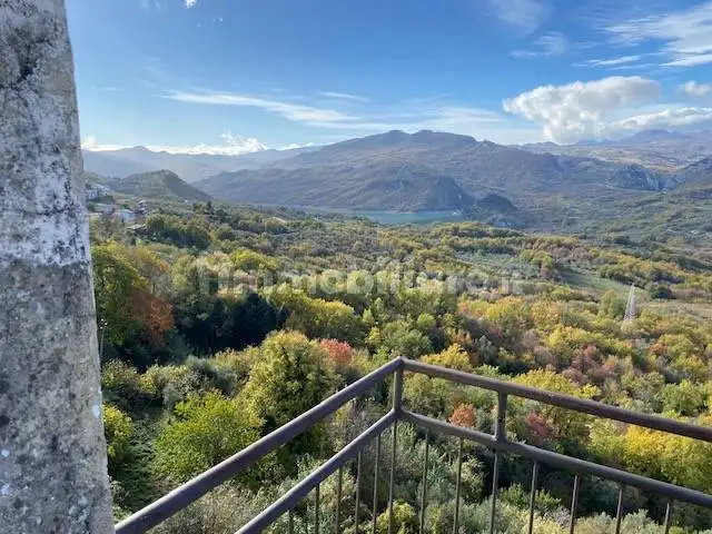 Casa indipendente in vendita a Bomba