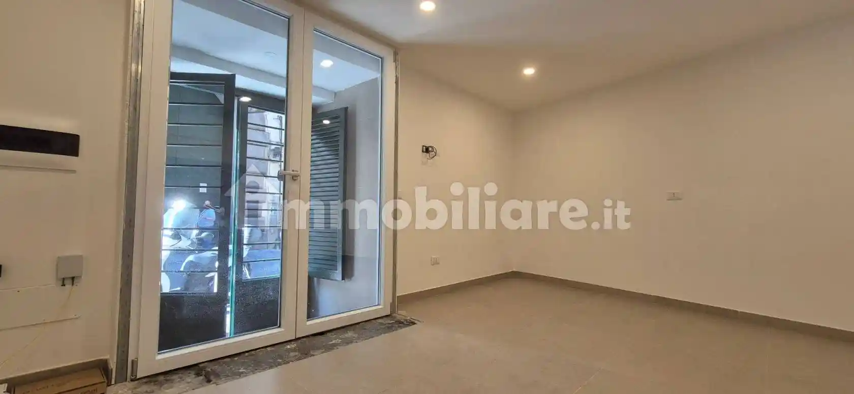 Monolocale via Monte di Dio 9, Santa Lucia, Napoli - foto 3