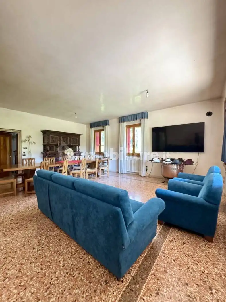 Villa unifamiliare, buono stato, 336 m², Cornedo Vicentino - foto 2