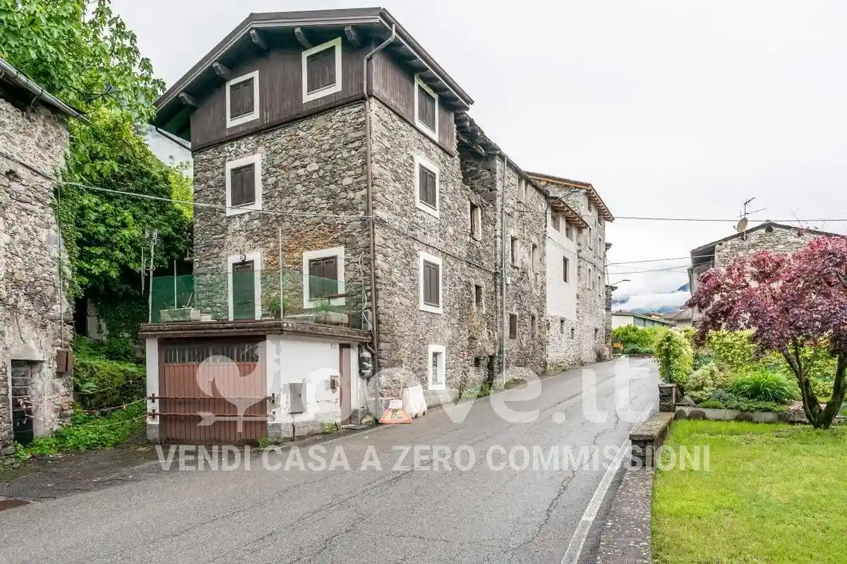 Trilocale via Poira 48, Centro, Colorina - foto 2