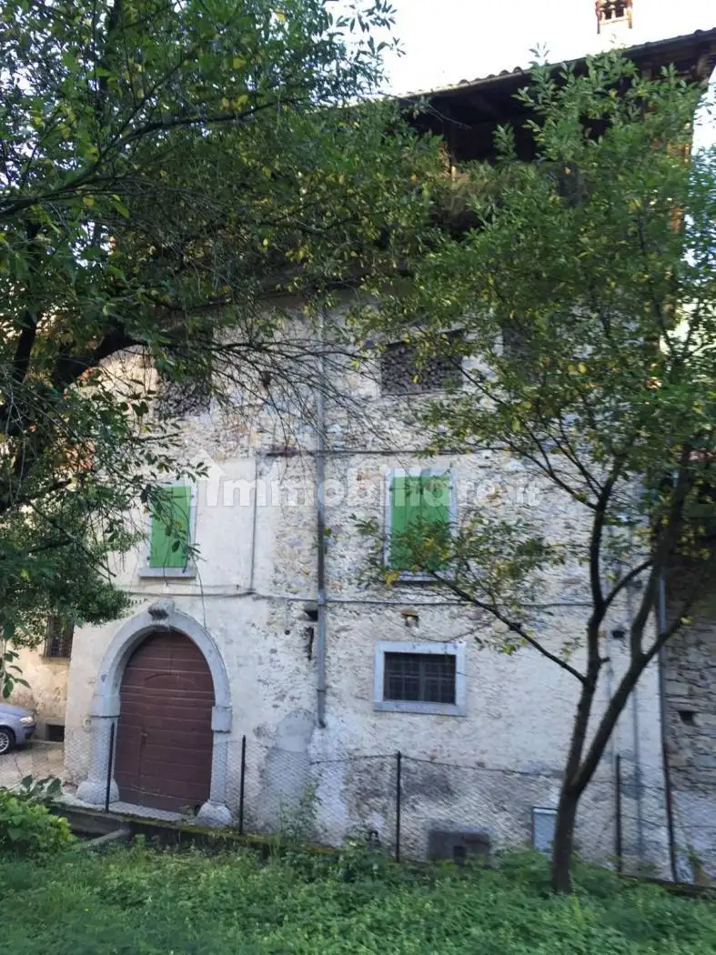 Terratetto plurifamiliare 119 m², da ristrutturare, Borgo Chiese - foto 2