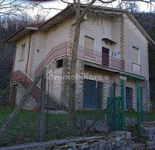 Villa in vendita a Frontone