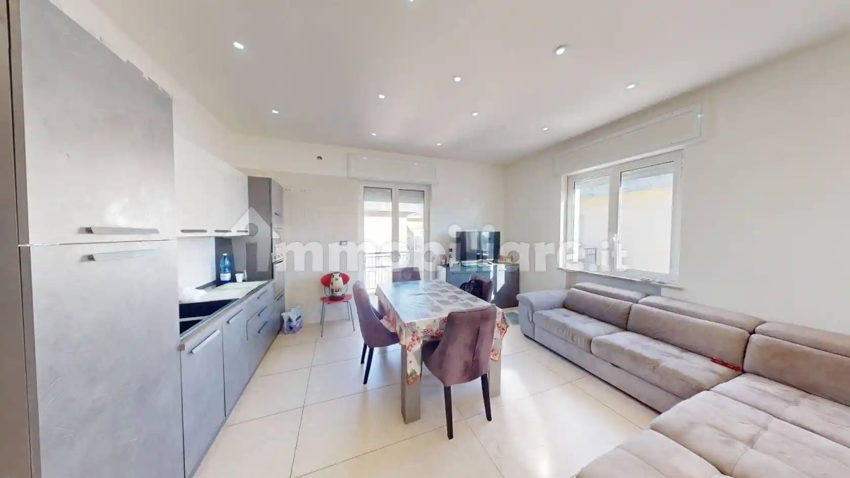 Trilocale via Antonio De Curtis 6, Centro, Pomigliano d'Arco - foto 2