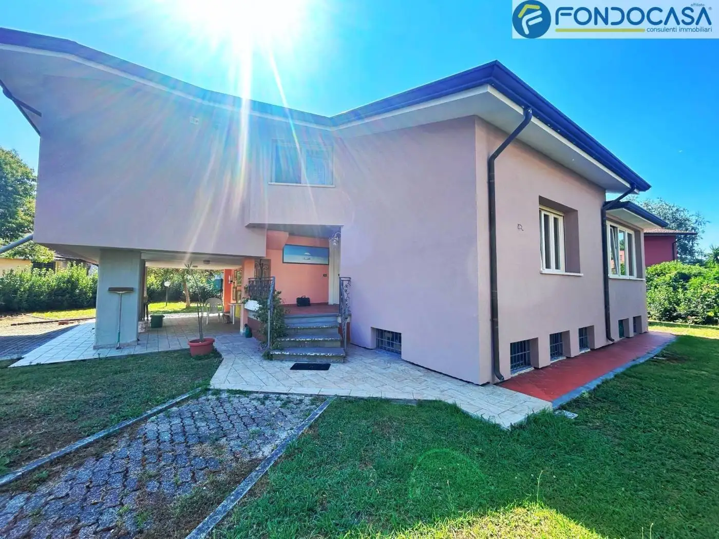 Villa in vendita a Massarosa