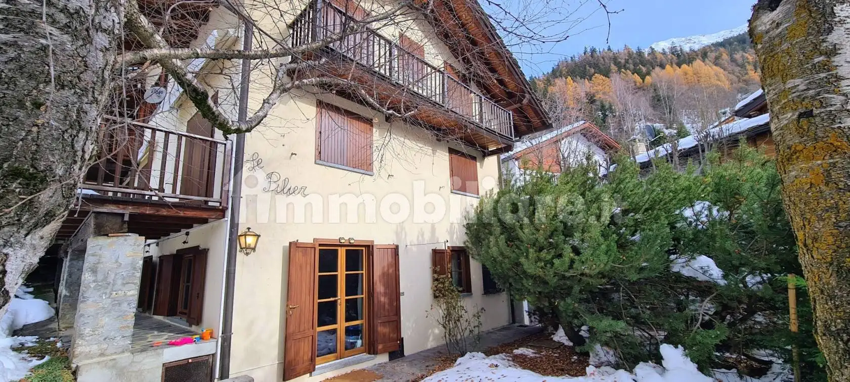 Appartamento in vendita a Courmayeur