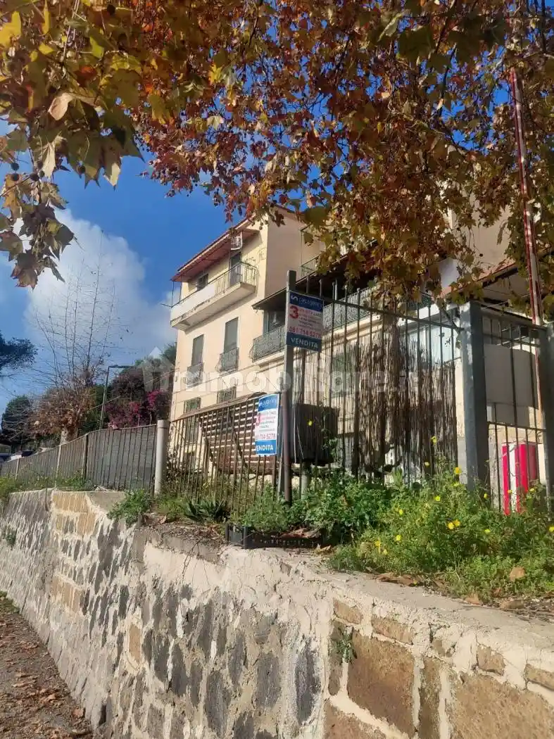 Trilocale via Privata delle Terme 19, Bagnoli, Napoli - foto 5