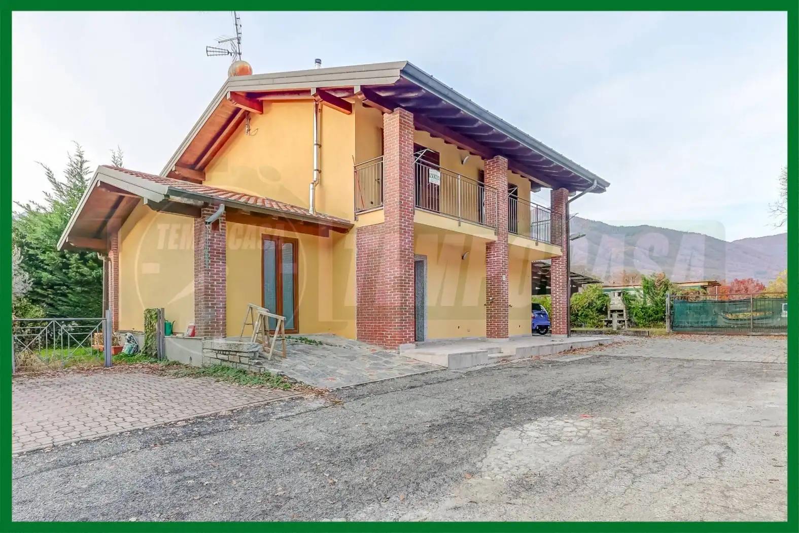 Villa in vendita a Gemonio