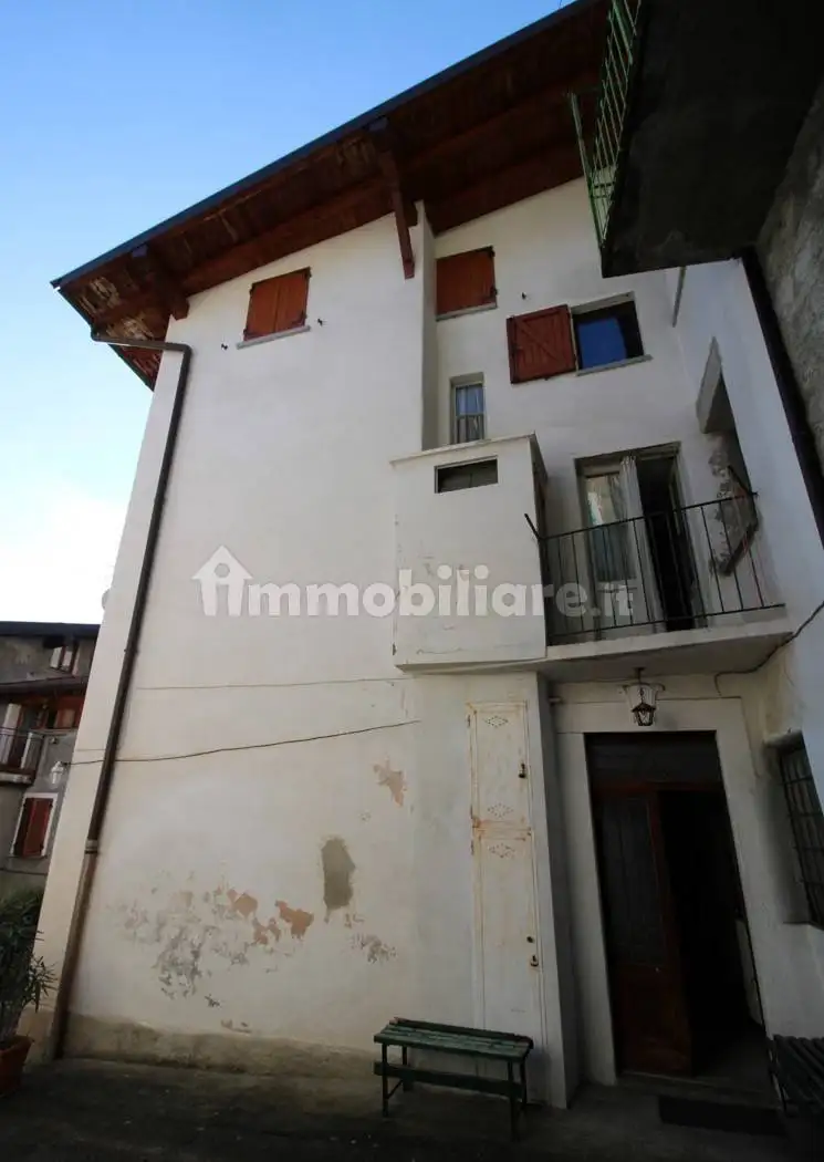 Appartamento via massimo d'azeglio, 1, Ramponio Verna, Alta Valle Intelvi - foto 2