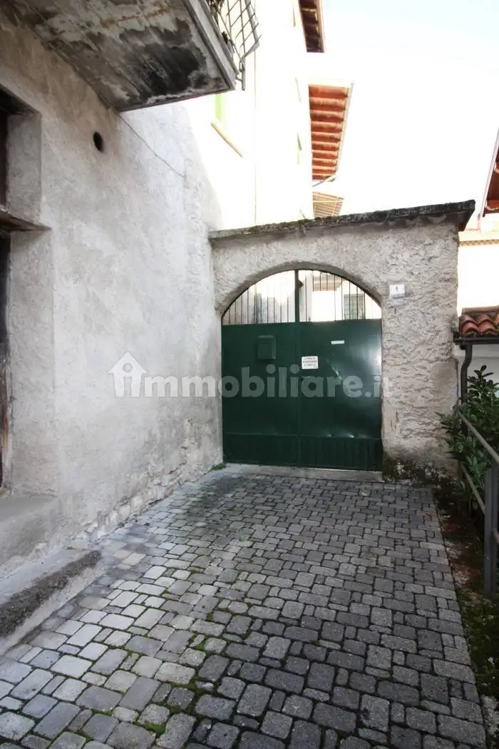 Appartamento via massimo d'azeglio, 1, Ramponio Verna, Alta Valle Intelvi - foto 3