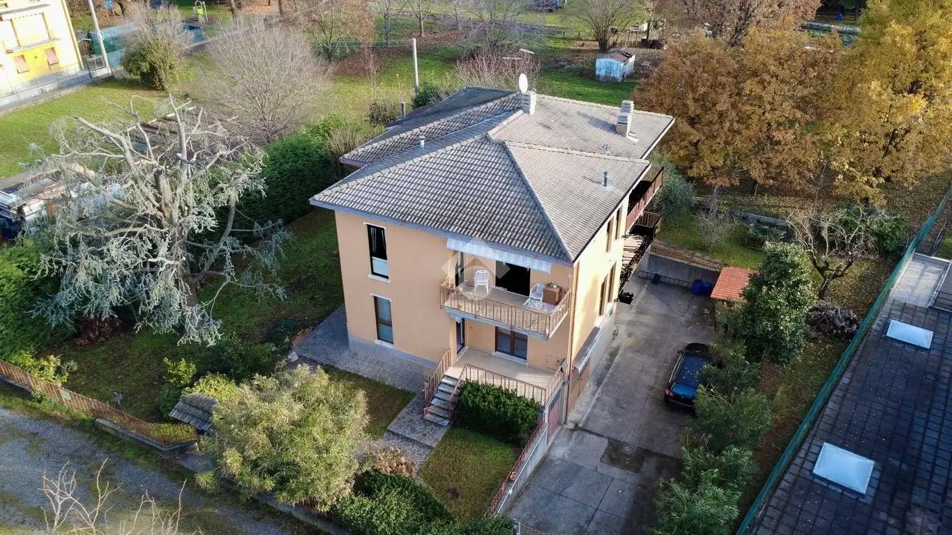 Appartamento in vendita a Presezzo