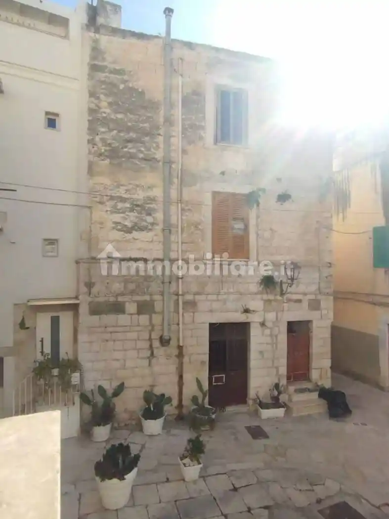 Palazzo - Edificio in vendita a Trani