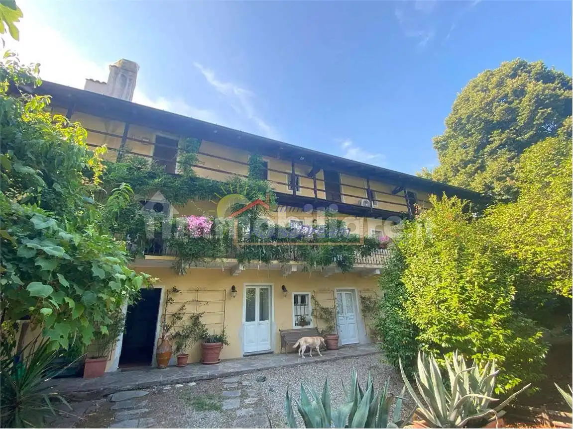 Villa in vendita a Castelletto Sopra Ticino