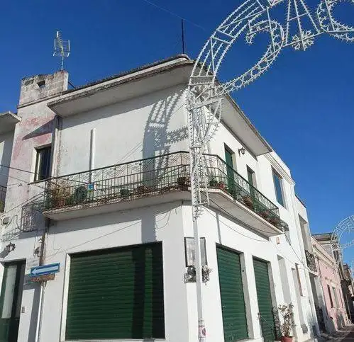 Villa unifamiliare via F.Lli Bandiera Ang. via Roma 88, Centro, Andrano - foto 2