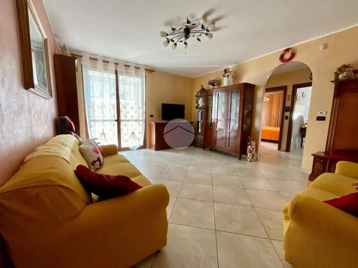 Trilocale via Vittime di Bologna 7, Centro, Leinì - foto 2