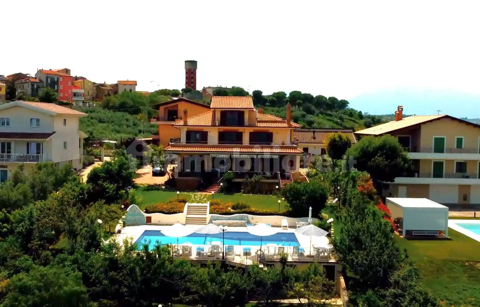 Villa in vendita a Controguerra