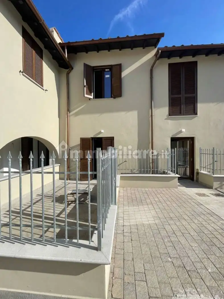 Casa indipendente in vendita a Prato