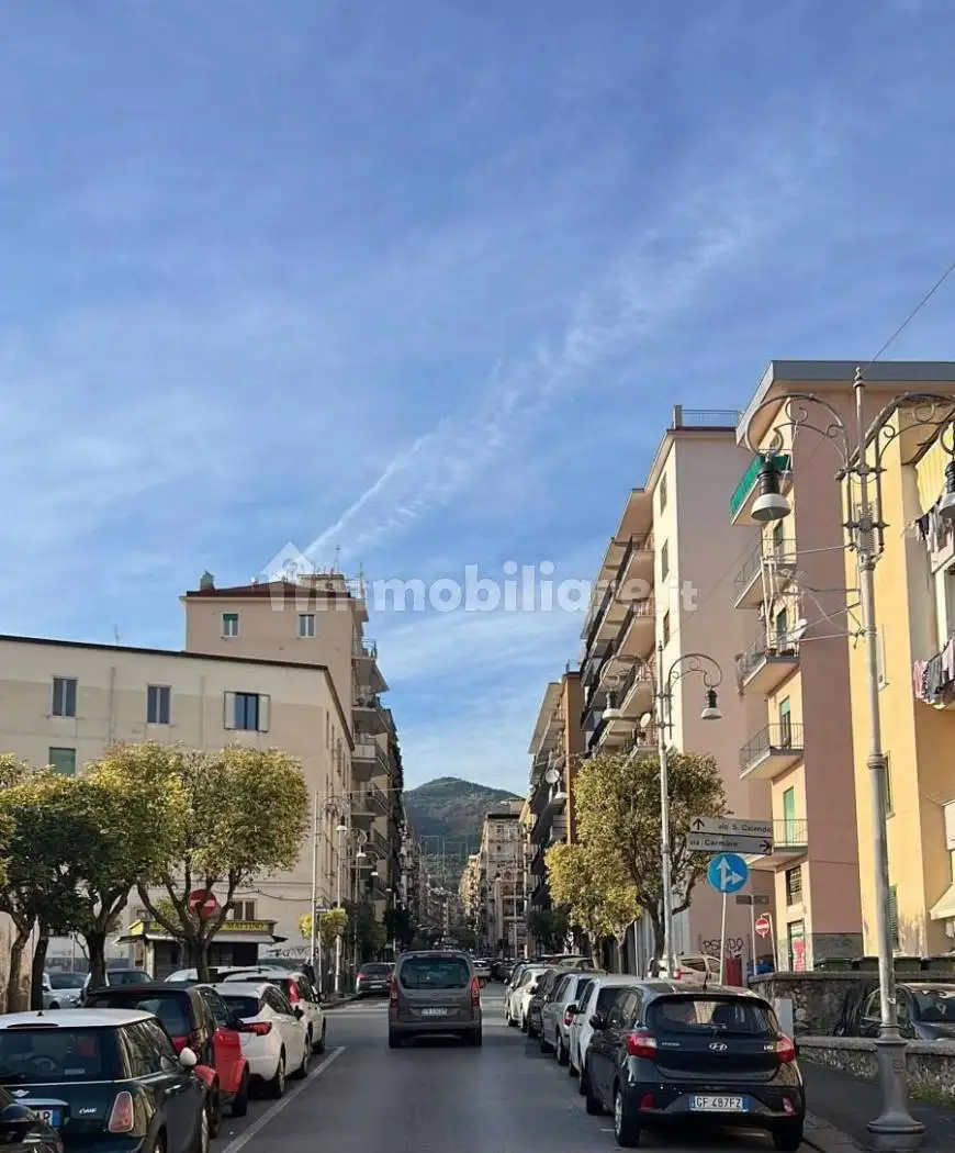 Appartamento in affitto a Salerno