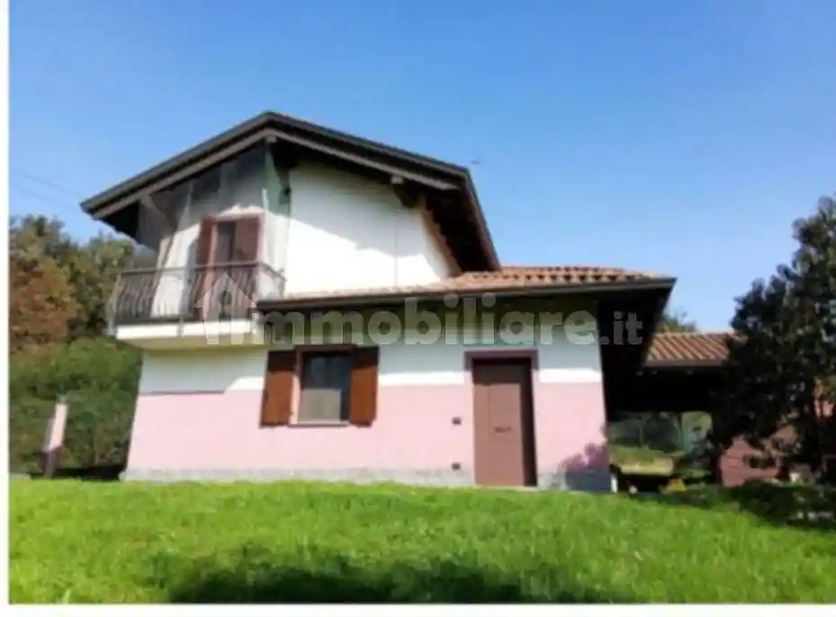 Villa in vendita a Briona