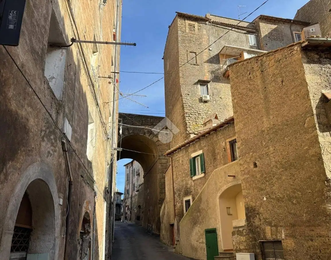 Quadrilocale via Corsica 4, Centro, Caprarola - foto 2