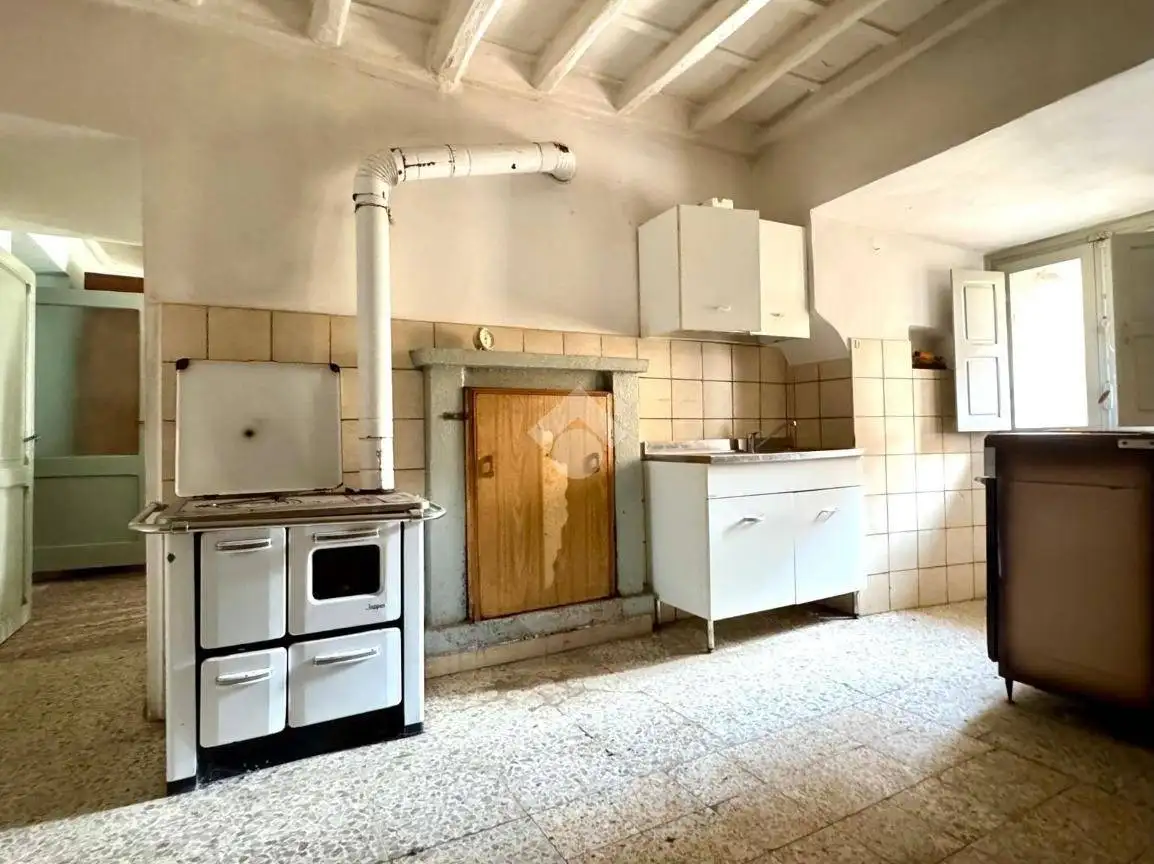 Quadrilocale via Corsica 4, Centro, Caprarola - foto 5