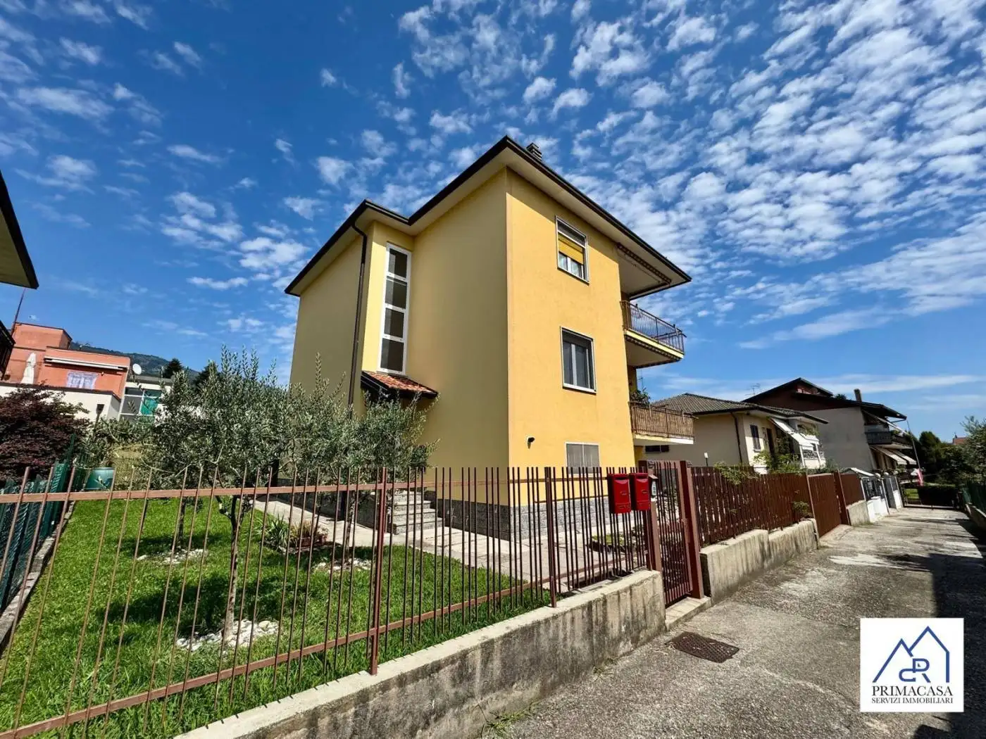 Villa in vendita a Gavirate