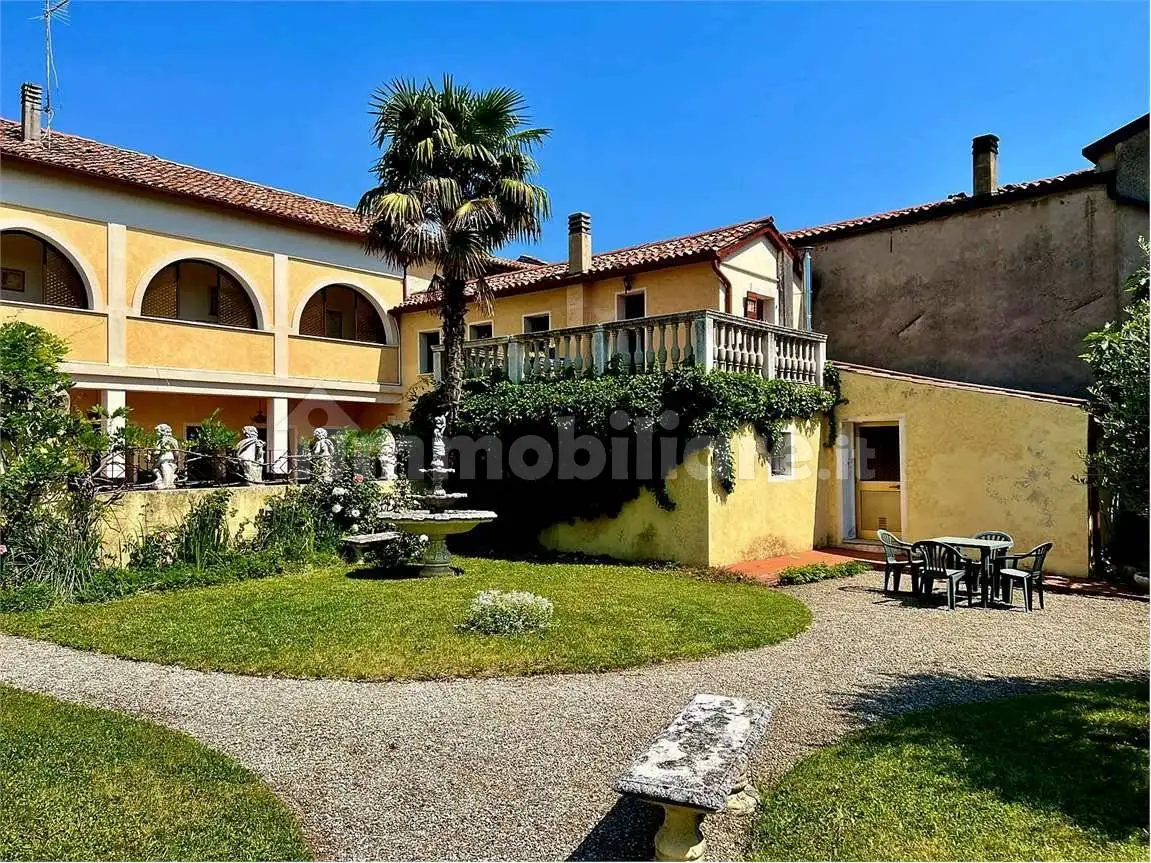 Villa in vendita a Vittorio Veneto