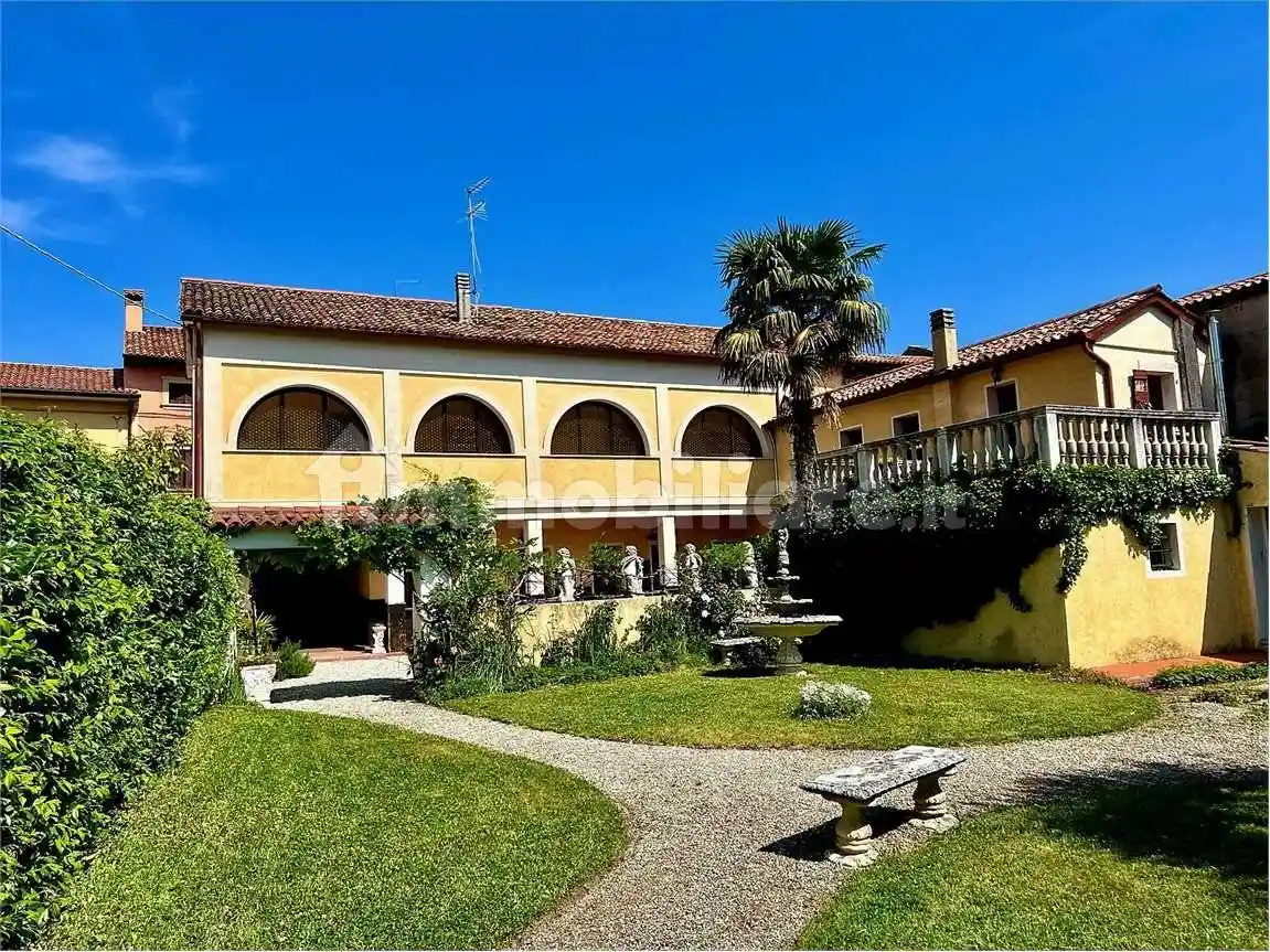 Villa unifamiliare, buono stato, 303 m², Centro, Vittorio Veneto - foto 3