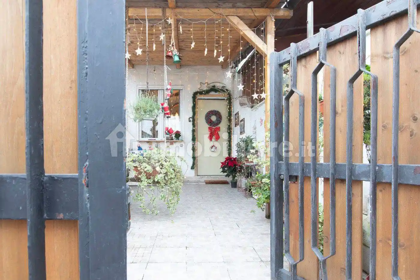 Villetta a schiera in vendita a Pomezia