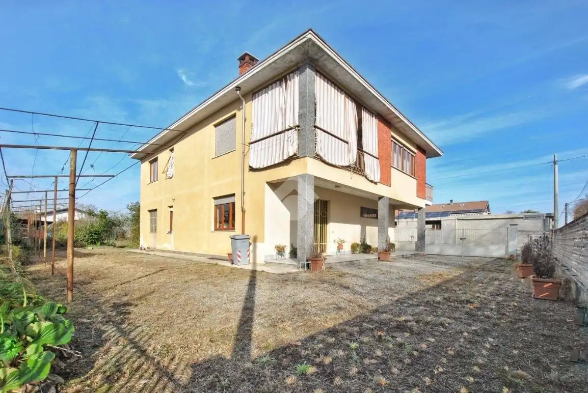 Villa in vendita a Livorno Ferraris